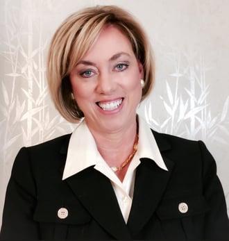 Dr. Lisa Henkel